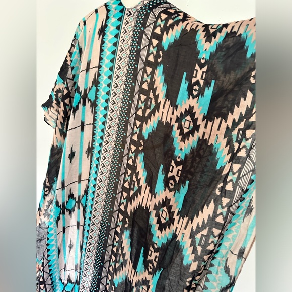 NWT chic boho geometric shawl wrap one size - Picture 8 of 13